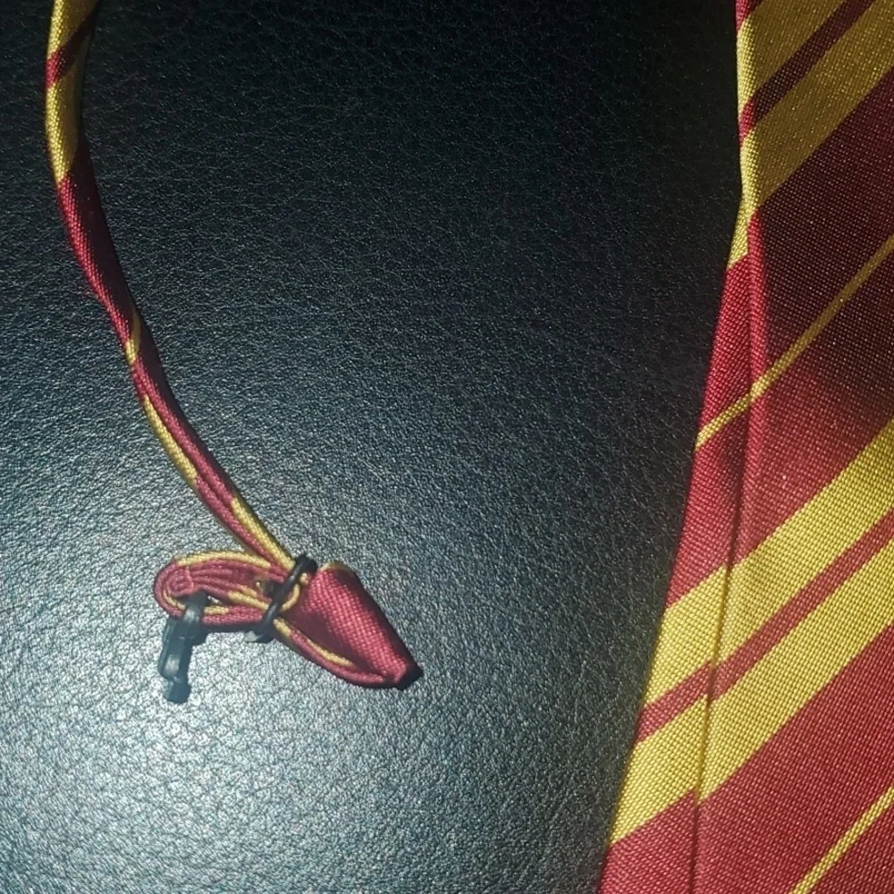 Harry Potter Classic Red and Gold Striped boy’s Unisex Tie 12-1/2
